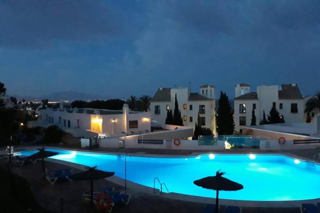 Castillo de Sabinillas Beautiful Apartment In Duquesa Suites And Gardens מראה חיצוני תמונה