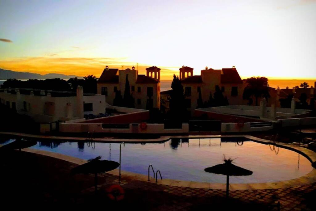 Castillo de Sabinillas Beautiful Apartment In Duquesa Suites And Gardens מראה חיצוני תמונה