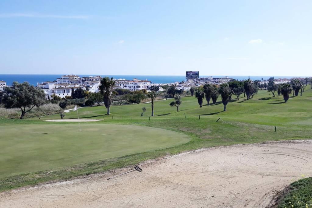 Castillo de Sabinillas Beautiful Apartment In Duquesa Suites And Gardens מראה חיצוני תמונה