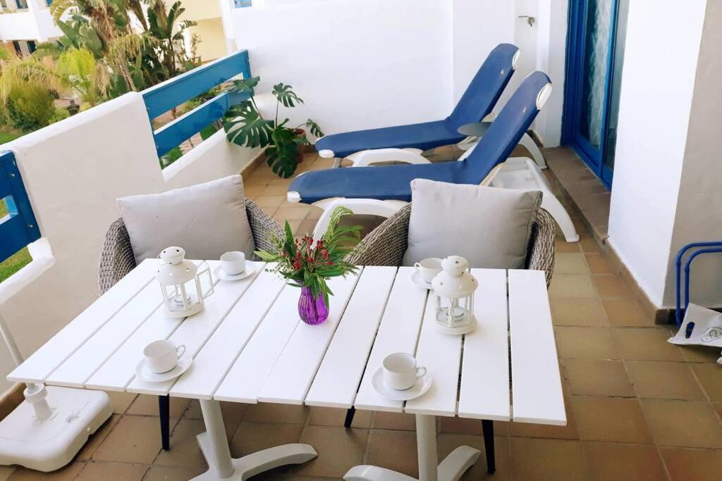 Castillo de Sabinillas Beautiful Apartment In Duquesa Suites And Gardens מראה חיצוני תמונה
