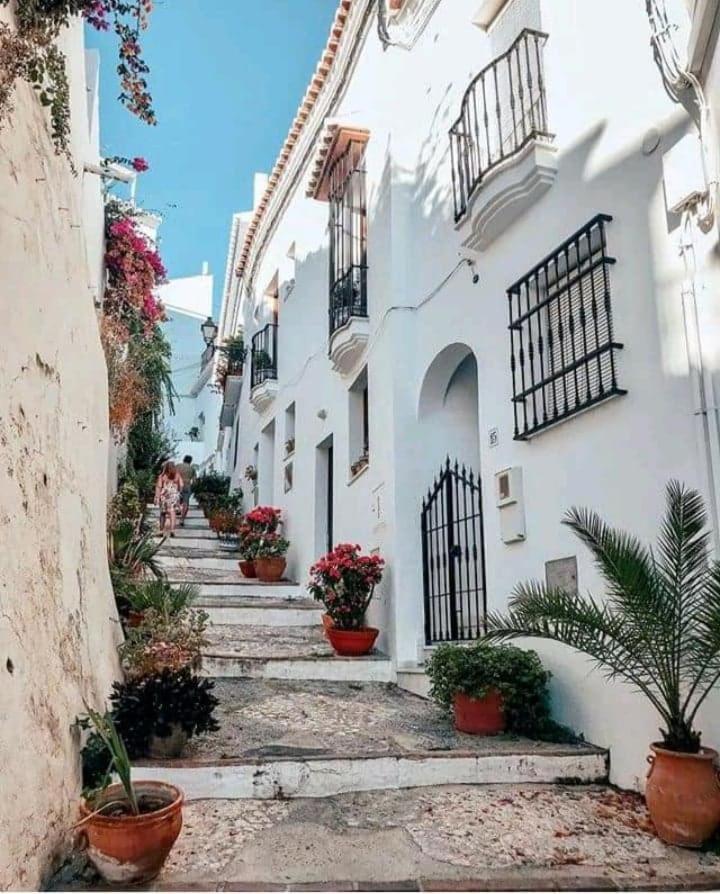 Castillo de Sabinillas Beautiful Apartment In Duquesa Suites And Gardens מראה חיצוני תמונה